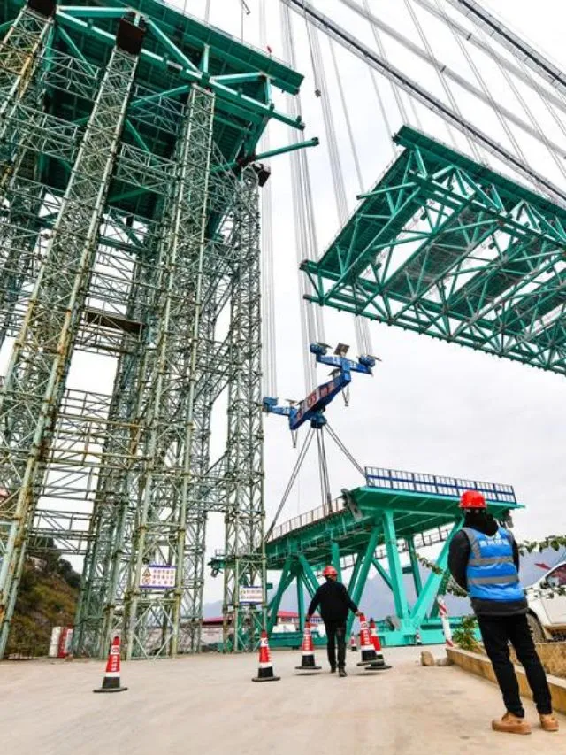 Huajiang Canyon Bridge