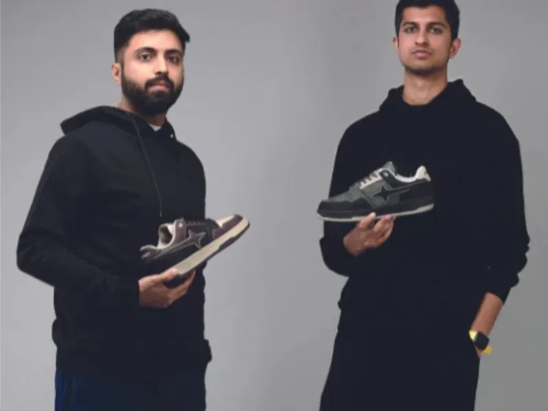 Comet Sneaker