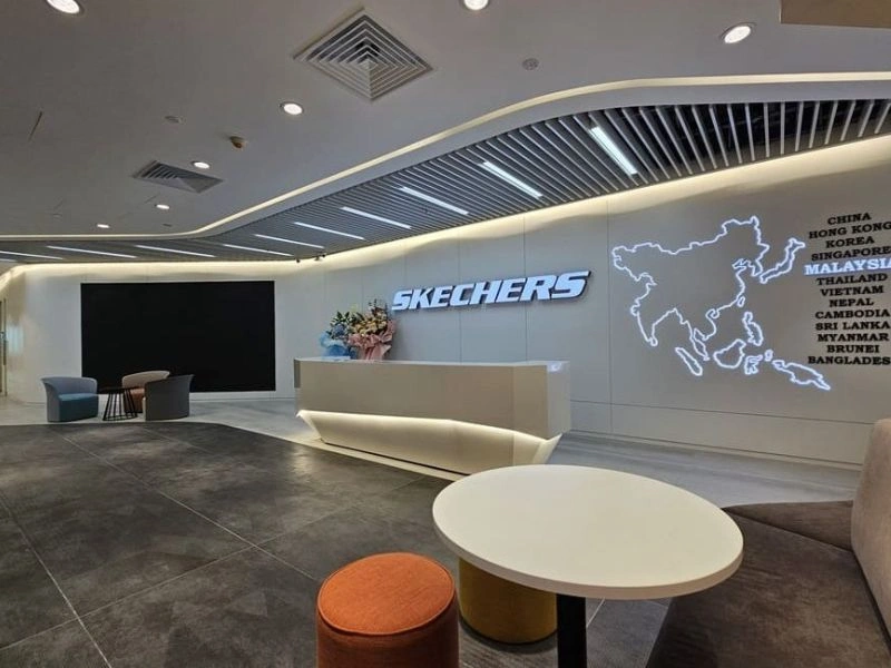 Skechers